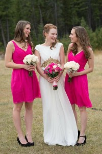 Robes rose fuchsia col v pour mariage